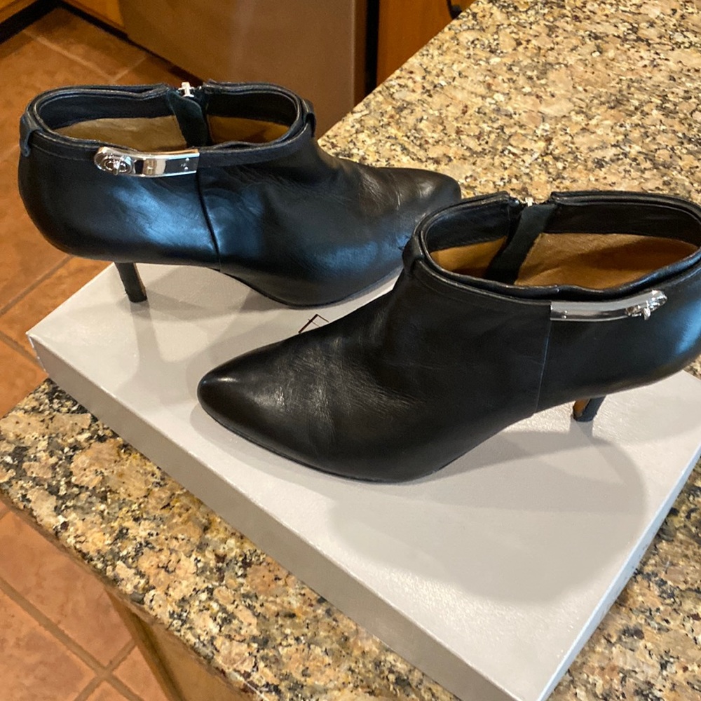 Coach ankle shoes/heeled Bootie
